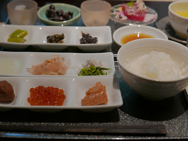 十勝黒豆納豆や、かに海苔も美味しかった。