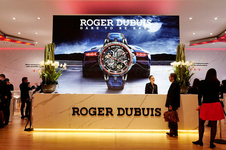 <b>ROGER DUBUIS >></b>