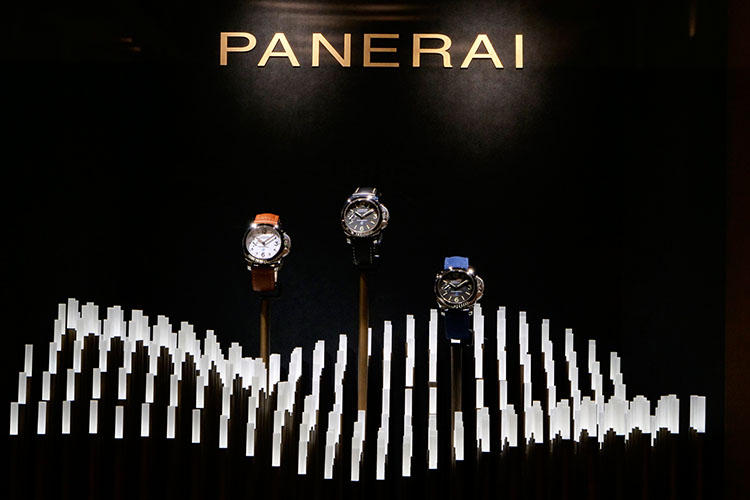 <b>PANERAI >></b>