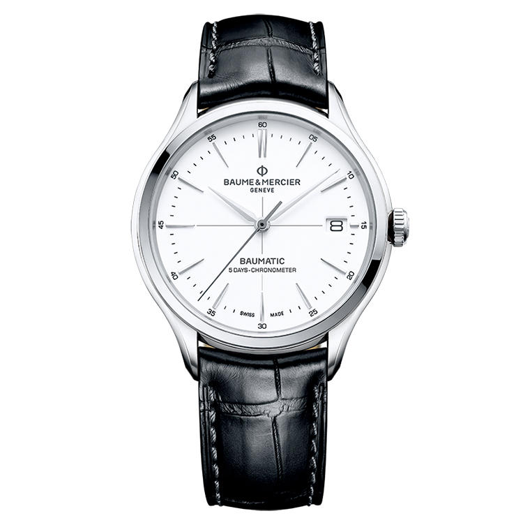 <span style=background-color:#000;color:#fff;padding:10px;>最新技術で高精度と耐磁を誇る</span><br /><br /><b>BAUME & MERCIER</b></font><br />ボーム＆メルシエ<br /><font color=red><b>クリフトン ボーマテック</b></font><br />外観は端正でオーセンティック。しかし搭載する初の自社開発ムーブメントには、脱進機をシリコン製とした最新技術が潜む。さらにヒゲゼンマイはシリコンを二層構造とすることで、理想的な振動を得て高精度に。1500ガウスの耐磁性も持つ。自動巻き。径40mm。SSケース。アリゲーターストラップ。33万円（ボーム＆メルシエ）