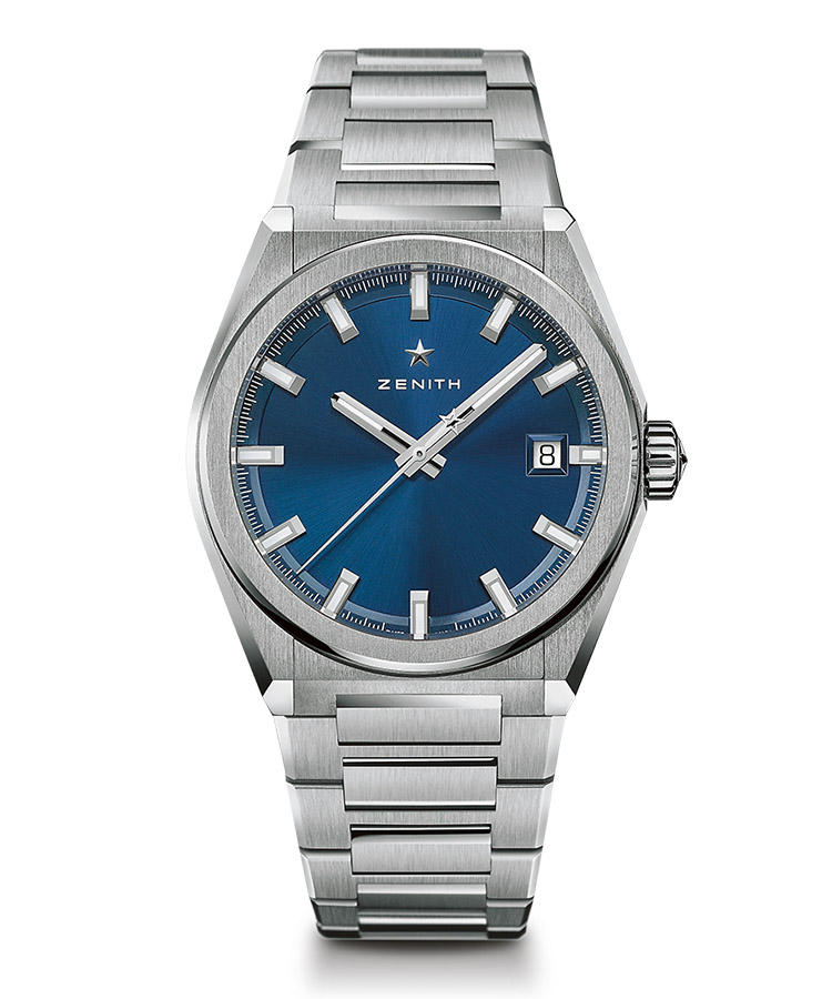 <b>ZENITH</b><br/>セ?ニス<br/><br/><b>テ?ファイ クラシック</b><hr><b>ウ?ィンテーシ?感漂う3針 テ?ファイ 誕生</b><br/>ともにファセットカットしたケースと植字インテ?ックスは、1969年製モテ?ルに範を採る。ウ?ィンテーシ?な外観は、チタンの深い色味て?逞しさを増す。フ?レスレットの造作にも、凝った。自動巻き。径41mm。チタンケース&フ?レスレット。74万円(LVMHウォッチ・シ?ュエリーシ?ャハ?ンセ?ニス)