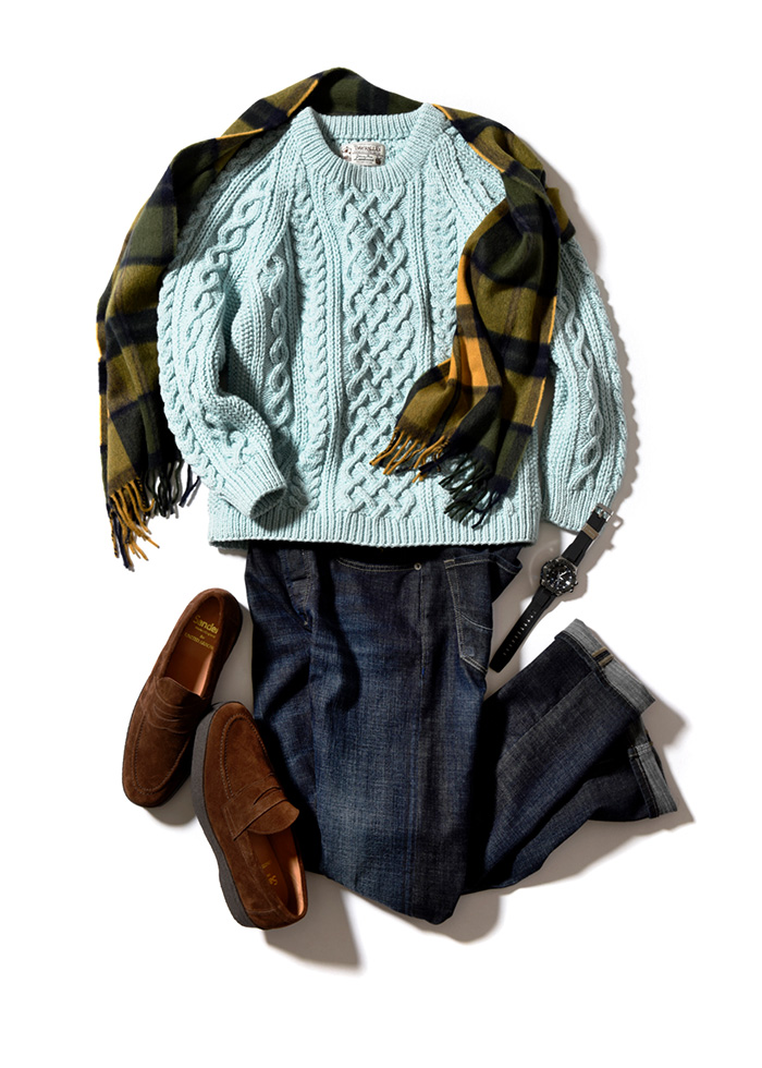 ケーブル編みニット