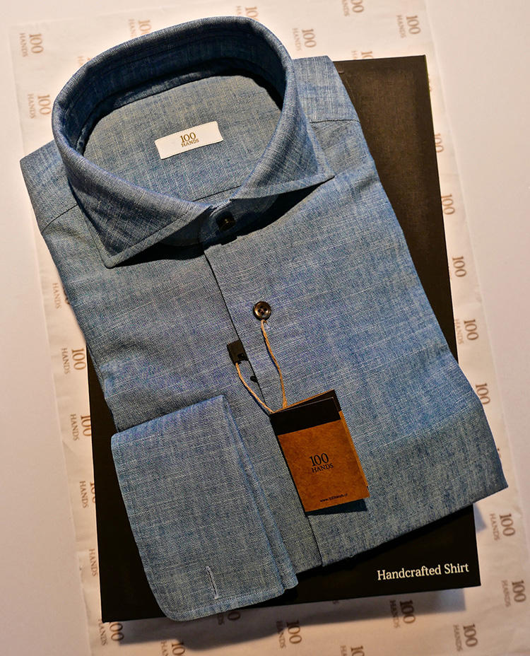 Each shirt is beautifully and thoughtfully packaged </br>それぞれのシャツが、美しく思いやりのあるパッケージに包まれて届く。