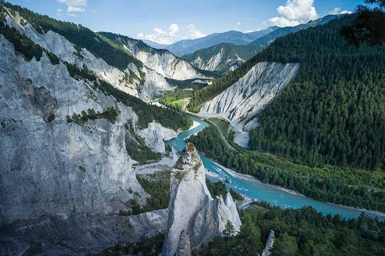 オリスの社名は、スイス・ヘルシュタイン近くを流れる、小川に由来する。