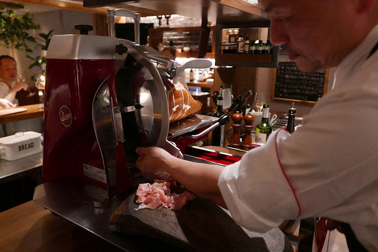 銀座のイタリア料理店「OSTERIA マラテスタ」