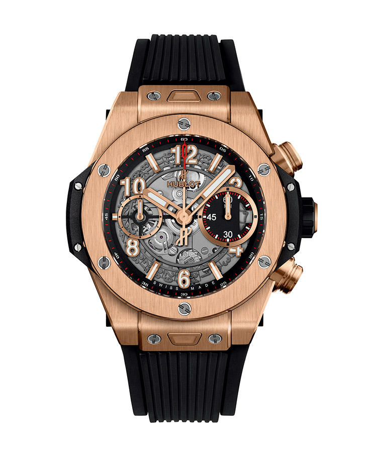 <b>HUBLOT</b></br>ウブロ</br></br><b>ビッグ・バン ウニコ キングゴールド 42mm</b><hr><b>やや小振りなサイズでメカニズムの美を凝縮</b></br>多層構造による立体的なケースは、ゴールド×ブラックで一層の重厚感を湛える。対してダイヤルは、スケルトンで軽快。自社製クロノグラフの機構を表に見せ、メカニズムの魅力も湛える。これも42mmで、小振りな新サイズ。機能美がより増した。自動巻き。径42mm。18K キングゴールドケース。ラバーストラップ。389万円（LVMHウォッチ･ジュエリー ジャパン ウブロ）