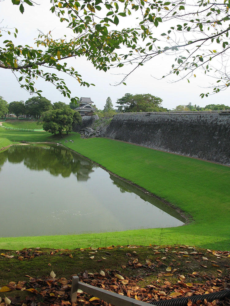 今回（2108年9月）訪れた熊本城の外壁の様子