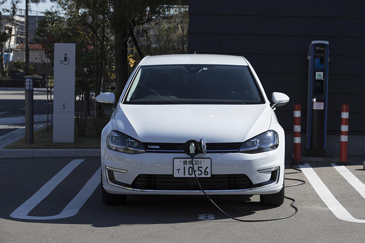  VOLKSWAGEN e-GOLF