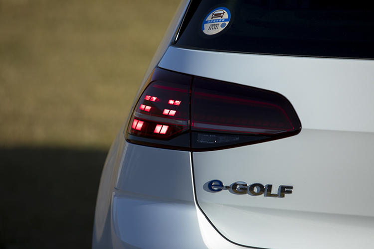 VOLKSWAGEN e-GOLF