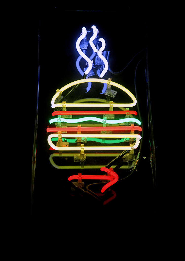 voice_20180819_ny02_neon sign.jpg