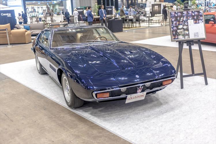 イタフラ専門店「コレツィオーネ」が展示した希少な1971年式マセラティ・ギブリ4.9SS。