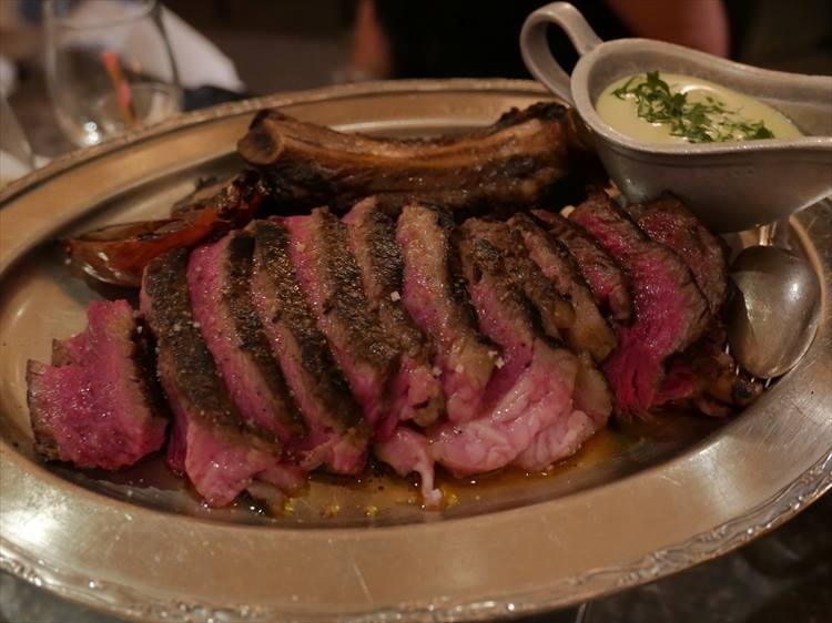 チキンだけでなく、肉類はビーフもジューシーで美味しいのだ。