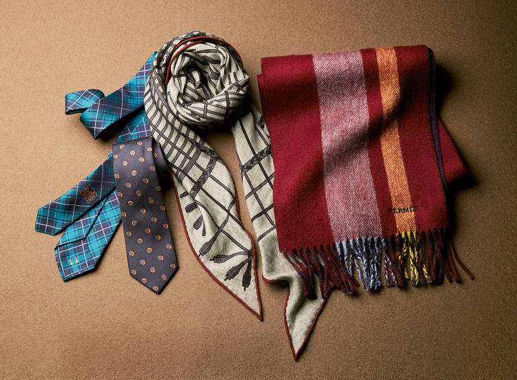 SCARF & TIE