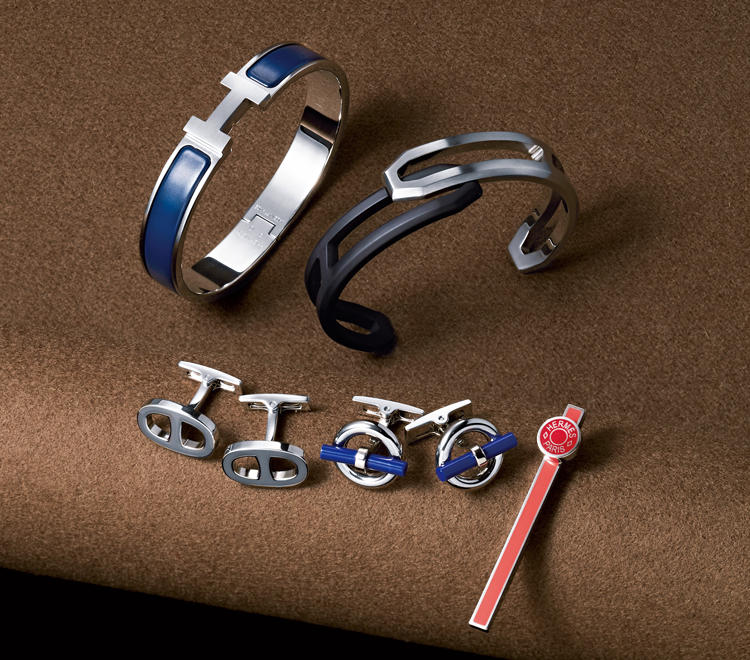 ACCESSORY