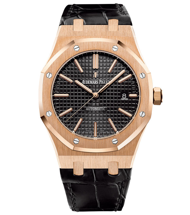 <span style=font-size:1.1em;><strong>AUDEMARS PIGUET ／ オーデマ ピゲ</strong></span><br /><strong>ロイヤル オークオートマティック</strong><br />ラグジュアリースポーツウォッチの先駆として知られるロイヤルオークだが、ゴールドケースを選べば一層格調高い雰囲気に。黒文字盤&黒革が男性的な力強さと艶気を感じさせるのもよい。自社製自動巻きムーブメント、Cal.3120搭載。41mm。18KPGケース。アリゲーターストラップ。335万円（オーデマ ピゲ ジャパン）