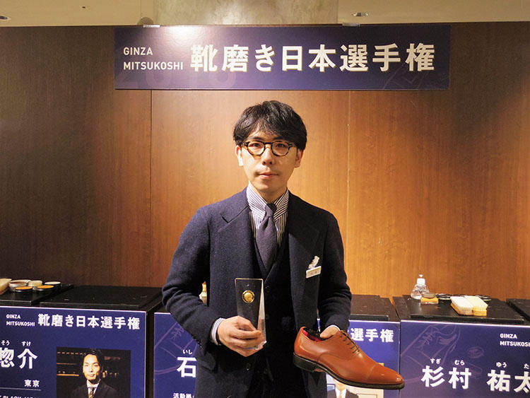 銀座三越の靴磨き選手権大会