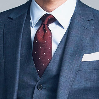【1分で出来るスーツのお洒落】「3ピーススーツ」のベストはどんな形が着やすい？