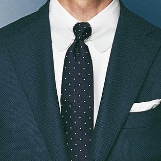 紺ジャケット×紺ネクタイで、人と違った印象に見せるには？【１分で分かるスーツのお洒落】
