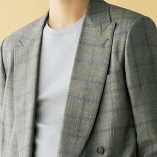休日、ダブルのジャケットを軽やかに見せるには？【1分で出来るスーツのお洒落】