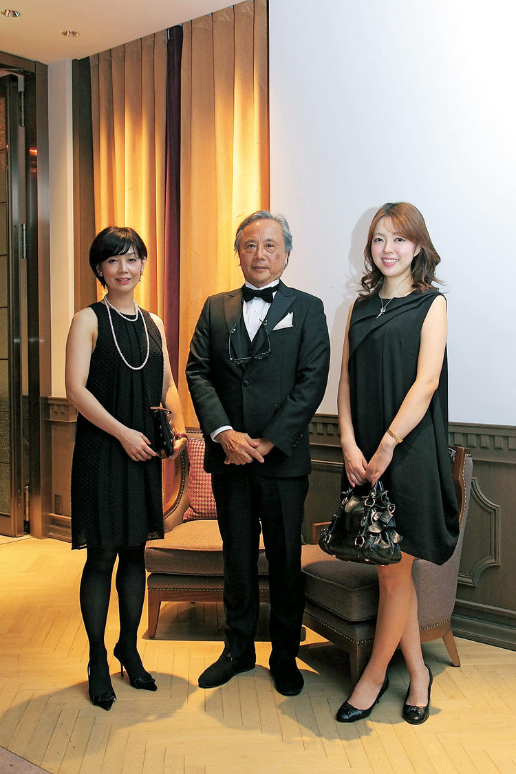 松井 良友さん（中）、西出 陽子さん（左）、湊 孝江さん（右）