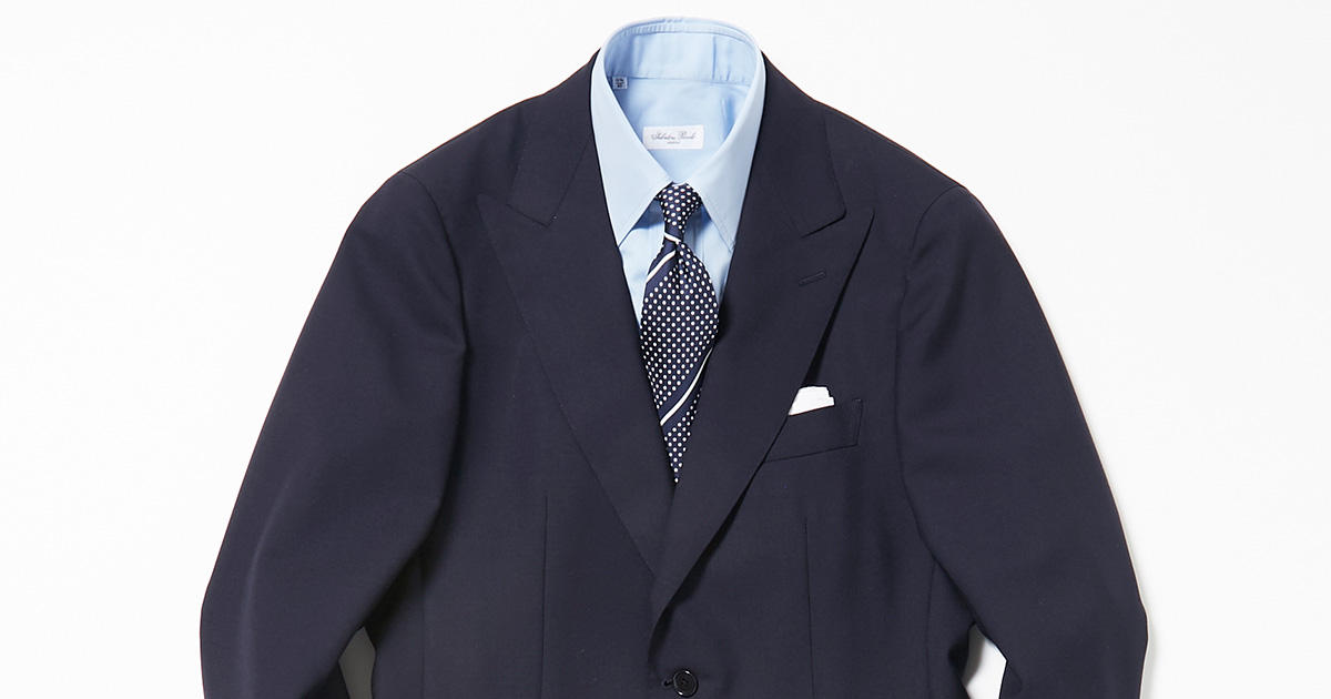 紺無地スーツ選びの匙加減【スーツの着回し1週間チャレンジ