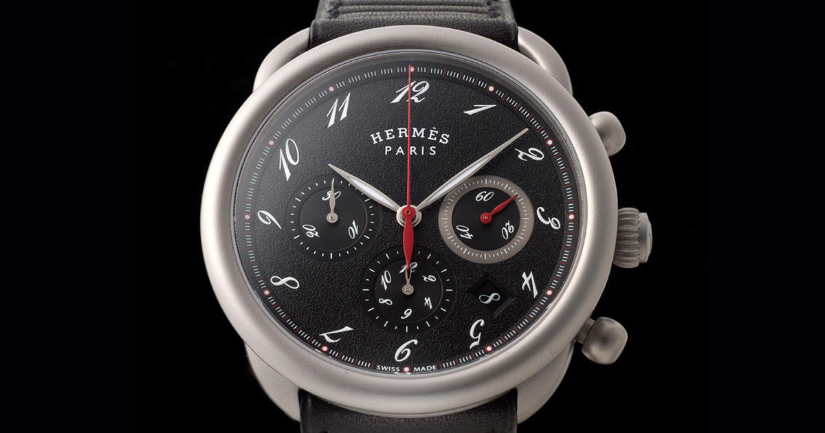 エルメス「アルソー」初のチタンケースは鈍色（にびいろ）のクロノ