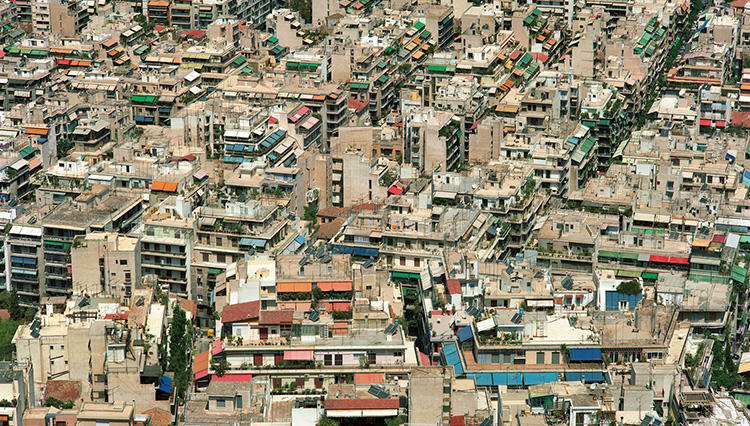 写真展『松江泰治 地名事典 | gazetteer』で知る、マクロ的な視点とは？