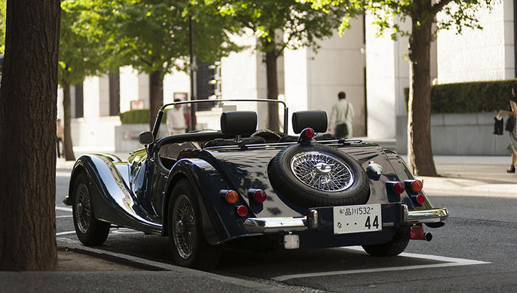 80年前から今も新車で販売される英国クラシックカー「モーガン」に試乗してわかったこと