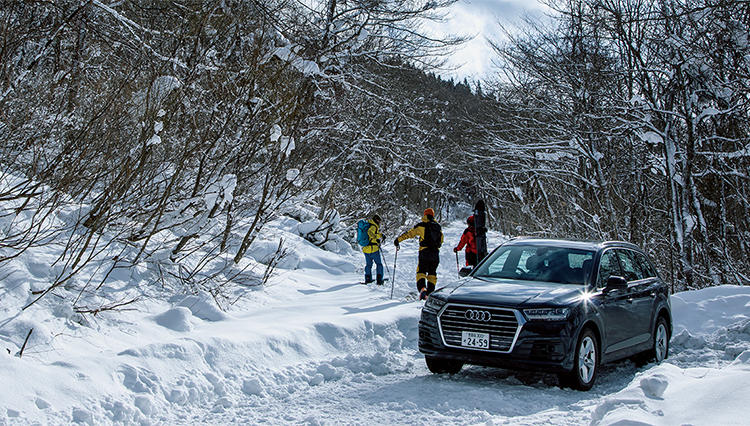 アウディ Q7とともに、バックカントリーでしか味わえない雪山を冒険！