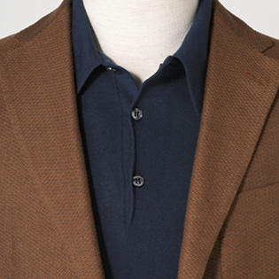 ビジネスの鉄板色「紺×茶」を休日服に応用するコツ【1分で出来るスーツのお洒落】