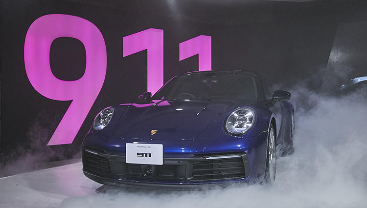 ポルシェ911が最新世代「992」へと進化、気になる価格は？ グレード構成は？