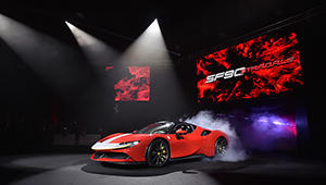 フェラーリ初のPHEV「SF90 ストラダーレ」が遂に日本でお披露目された！