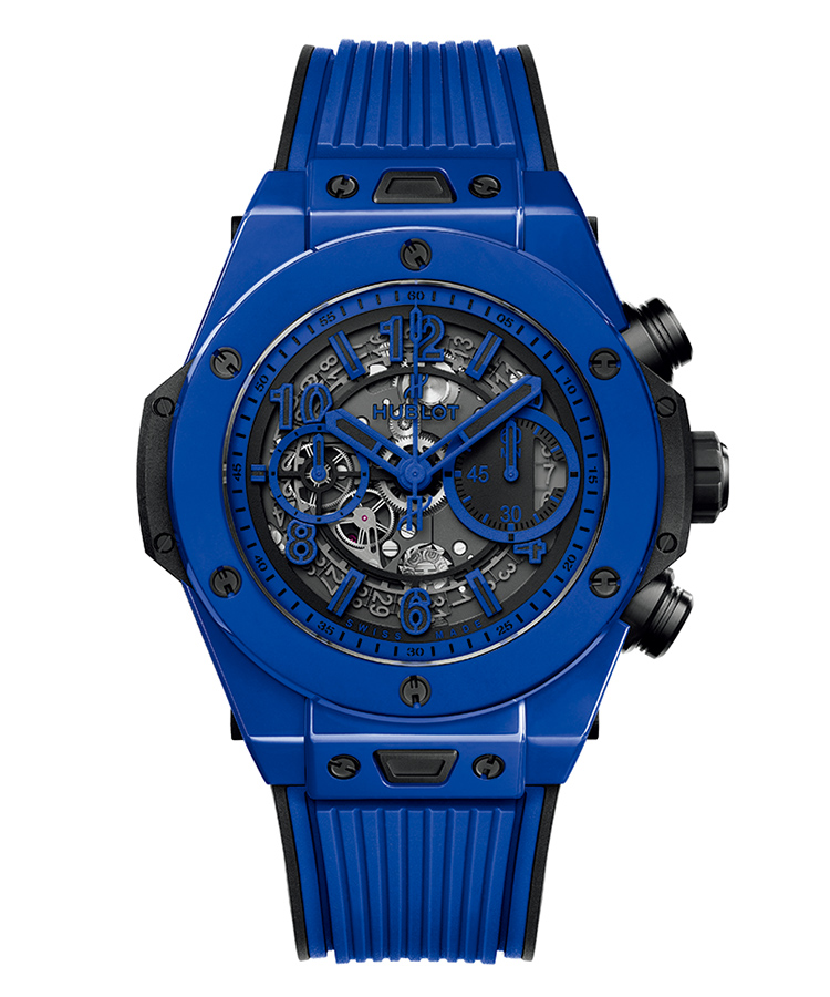 <p><b>HUBLOT</b>　ウブロ<br />
<b>ビッグ・バン ウニコ ブルーマジック</b><br />
鮮烈なブルーの外観を、わずかに差したブラックが引き締める。フルオープンのダイヤルに見せるクロノグラフ機構が奥行き感を高め、装いを一層個性豊かにする。限定500本。自動巻き。径45mm。セラミックケース。ラバーストラップ。222万円（LVMH ウォッチ・ジュエリー ジャパン ウブロ）</p>
