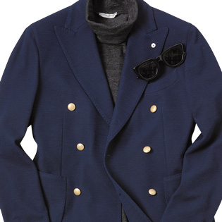 名門ゴルフ場でもOKな紺ブレの着こなしテク【1分で出来るスーツのお洒落】