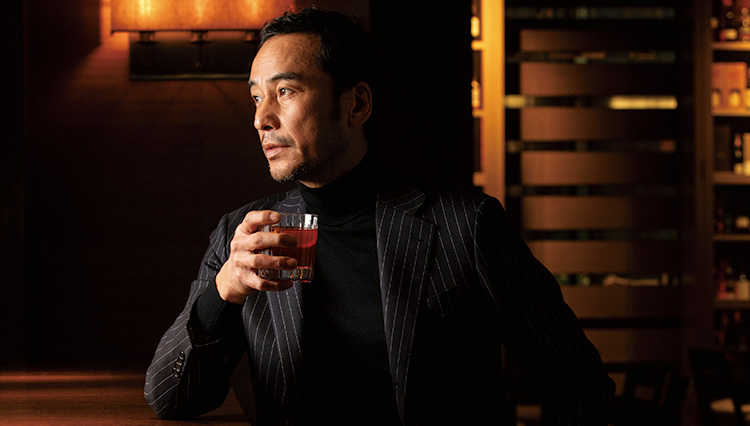 ホテルのBARへはどんな服装で行くのがスマート？