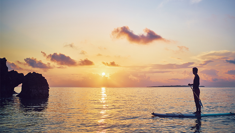 晩秋の沖縄・本島東海岸側には、夏のリゾートじゃ味わえない神秘的な魅力があった