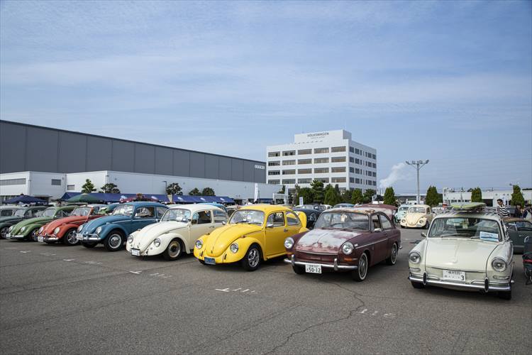 <p>愛知県豊橋市で2019年10月27日に開催された「13th Street VWs Jamboree」に集まった空冷フォルクスワーゲンの一部。塗装をきれいに塗り直している車も多いが、「あえてボロボロなまま」というスタイルを選択しているオーナーも。</p>
