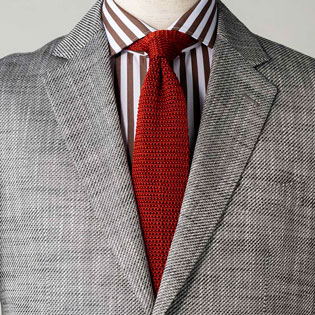 ネクタイで胸元にインパクトを出すには？【1分で出来るスーツのお洒落】