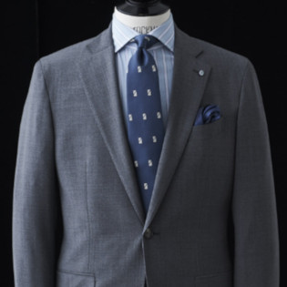 グレー×青の2配色でモダンに見せるには？【1分で出来るスーツのお洒落】