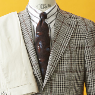 胸元が簡単にキマる「アズーロ エ マローネ」配色とは？【1分で出来るスーツのお洒落】