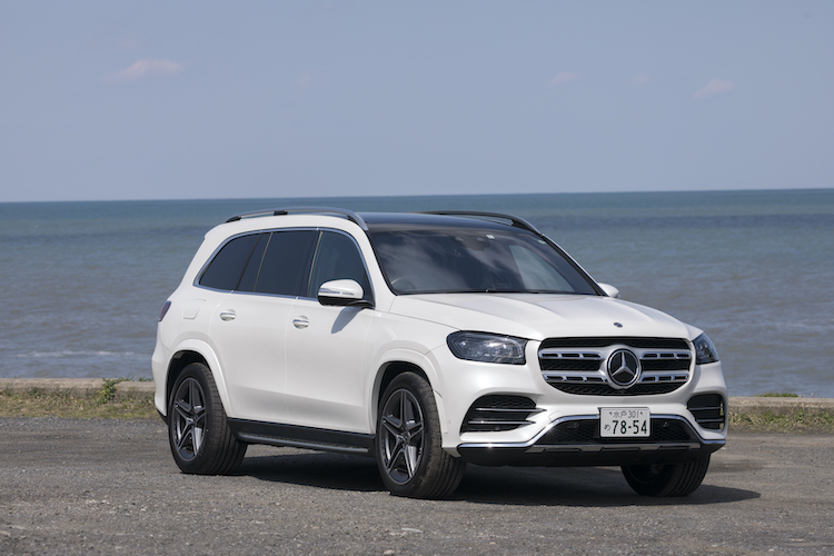 <p>価格はGLS400d 4MATICが1263万円、上級グレードのGLS580 4MATIC スポーツが1669万円。GLS580は4リッターV8ツインターボにISG（インテグレーテッド・スターター・ジェネレーター）を組み合わせたマイルドハイブリッド仕様となる。</p>
