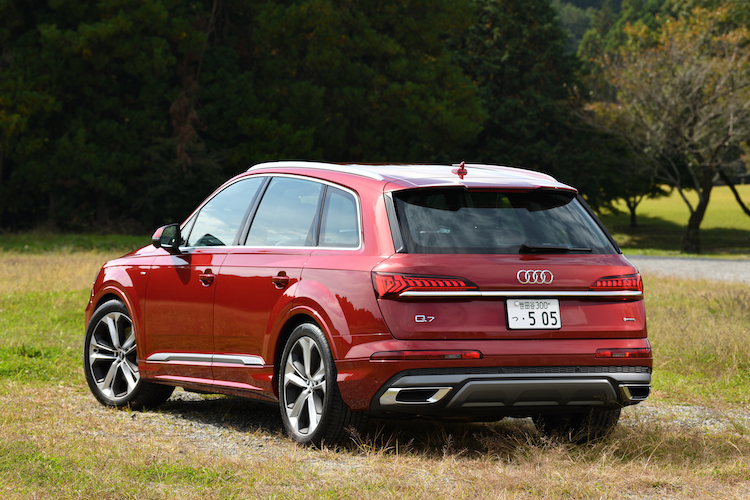 アウディのプレミアムSUV「Q7」