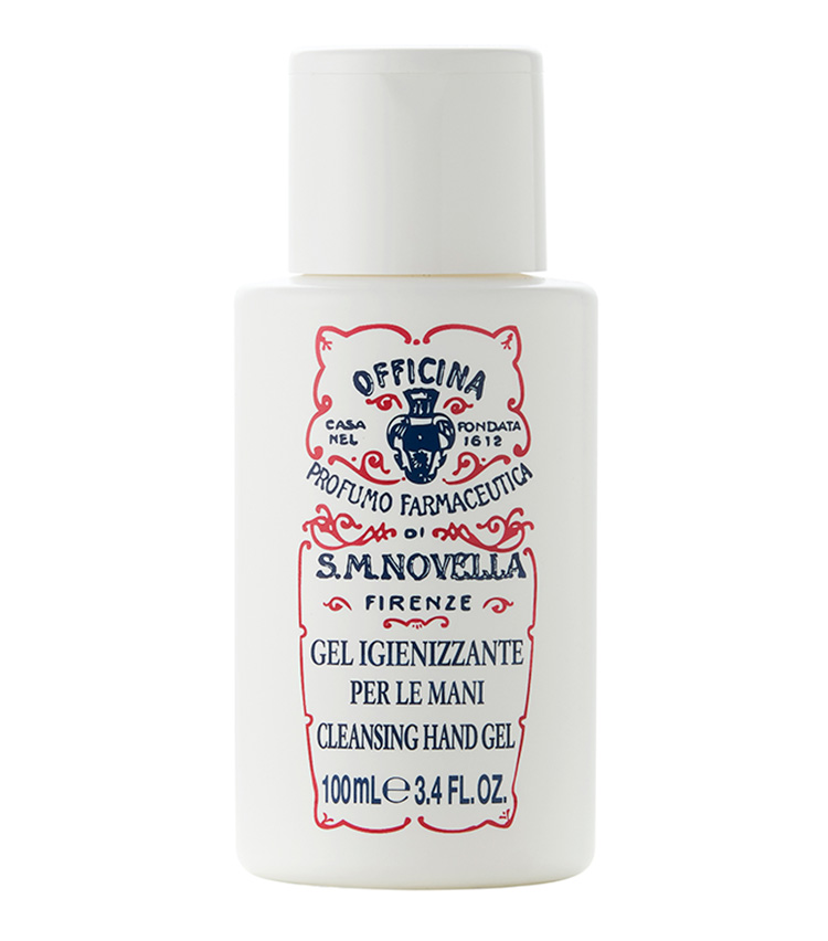 <p><strong>Santa Maria Novella<br />
サンタ・マリア・ノヴェッラのハンドジェル</strong><br />
世界最古の薬局から届いた見目麗しきこちらの手指用のジェルは使うたびに爽やかなレモンの香りが漂い、手指も気分もリフレッシュできる。保湿成分としてグリセリンが配合されているのもうれしい。100ml 2000円（サンタ・マリア・ノヴェッラ銀座）</p>
