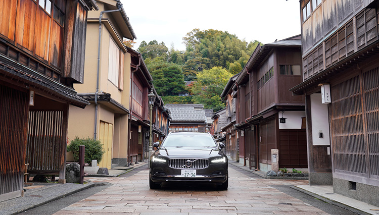 冬の金沢・富山からボルボの最新電動モデル「V90」を走らせて考えた燃費事情【前編】