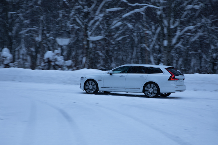 V90 RECHARGE PLUG-IN HYBRID T8 AWD INSCRIPTION