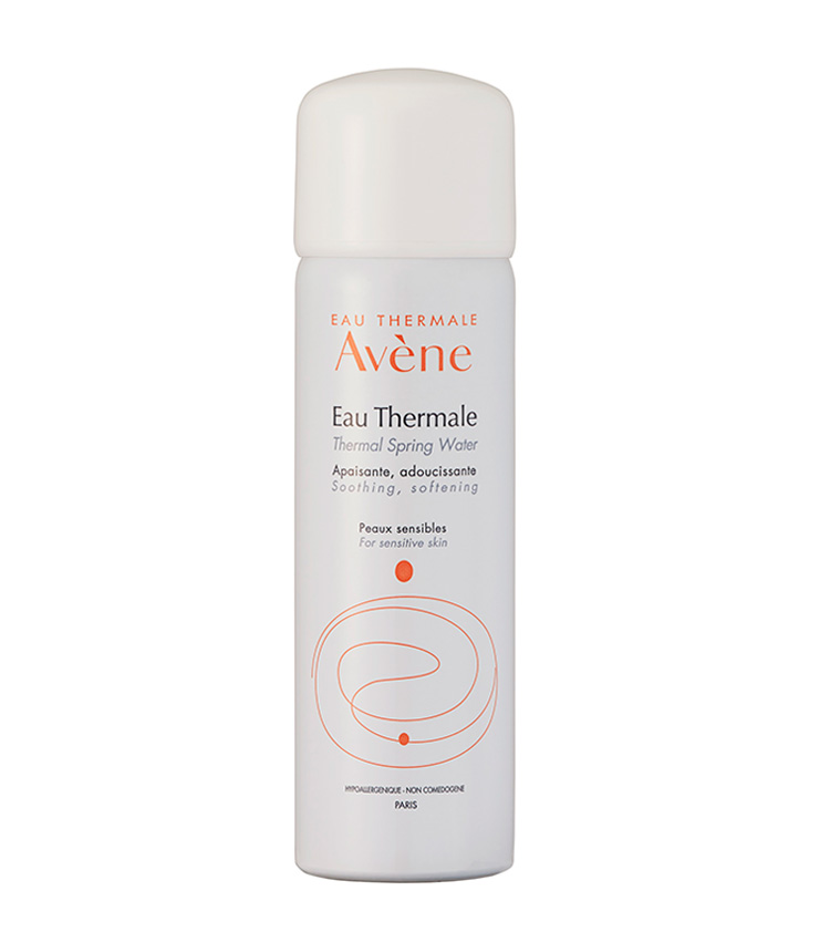 <p><strong>Avène<br />
アベンヌのアベンヌウオーター</strong><br />
フランスのアベンヌ温泉水を源泉から直接ボトリング。カルシウムとマグネシウムが2：1というグッドバランスで、肌を柔らかく清浄に潤してくれる。このサイズなら出先で保湿もできる。50g 770円〈編集部調べ〉（ピエールファーブルジャポン）</p>
