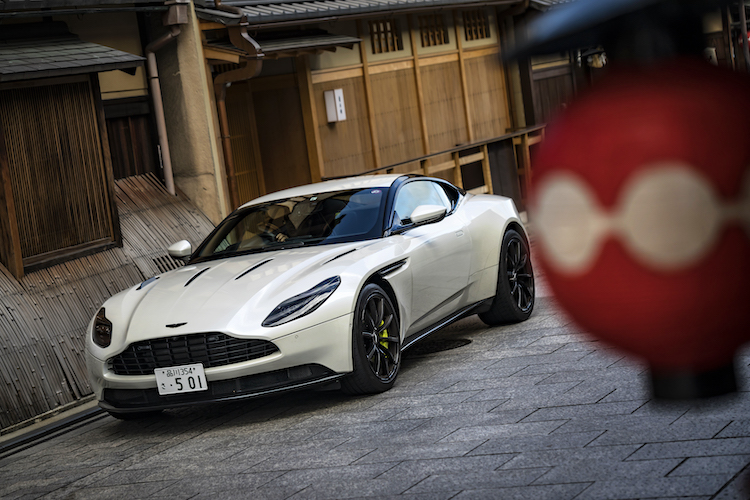 ストンマーティン　DB11AMR