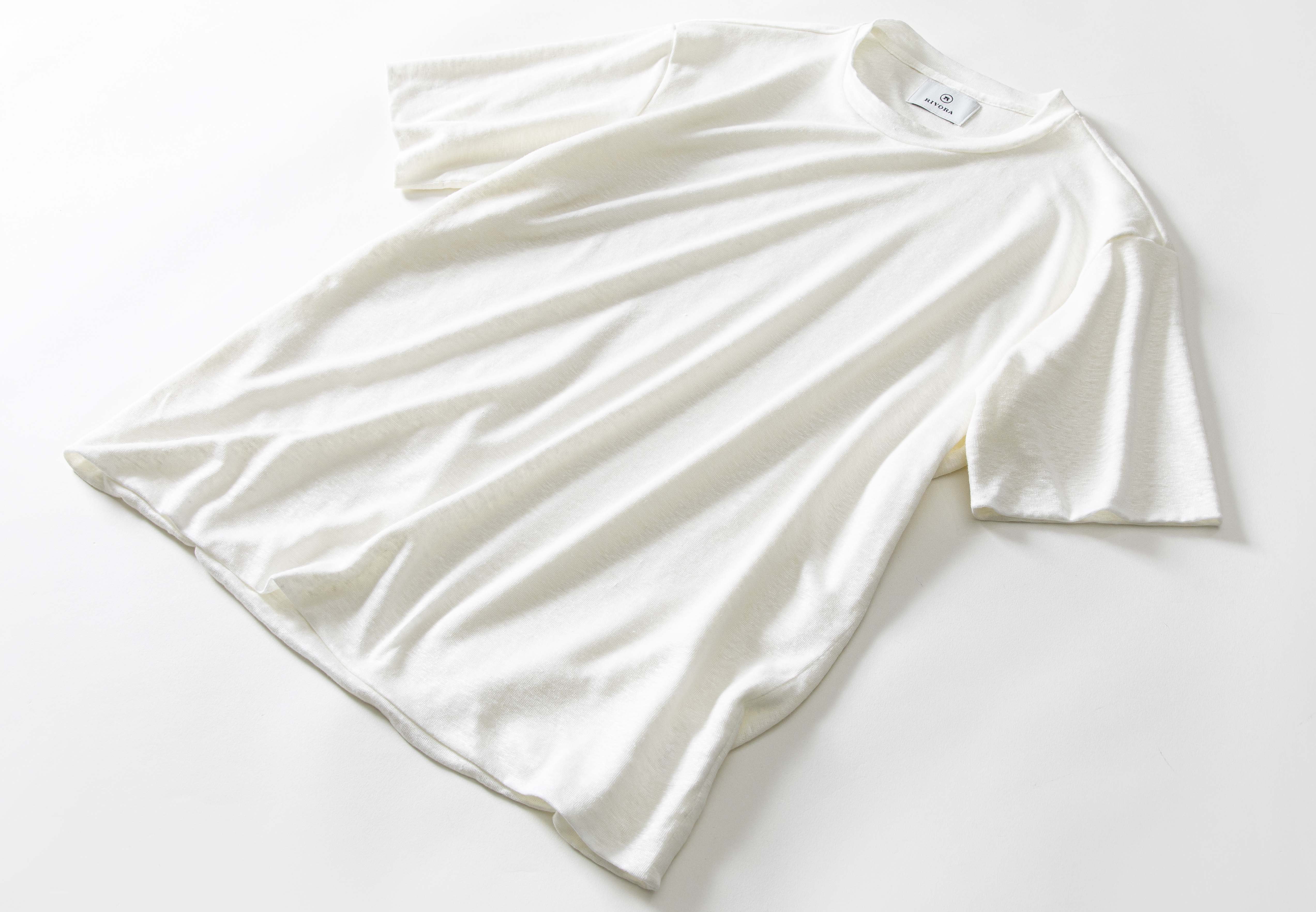 RIVORAの「リネンレイヤードTシャツ」
