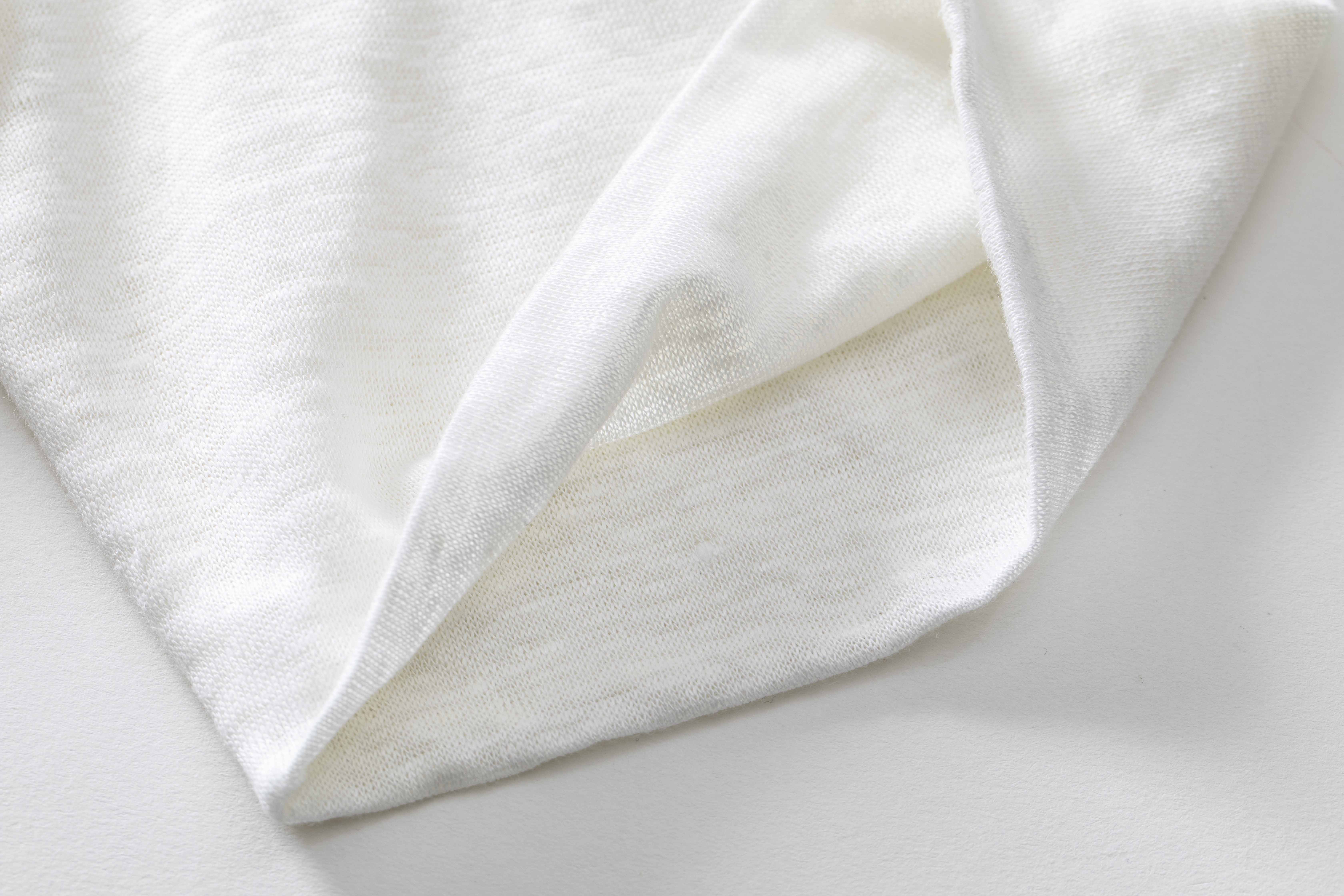 RIVORAの「リネンレイヤードTシャツ」