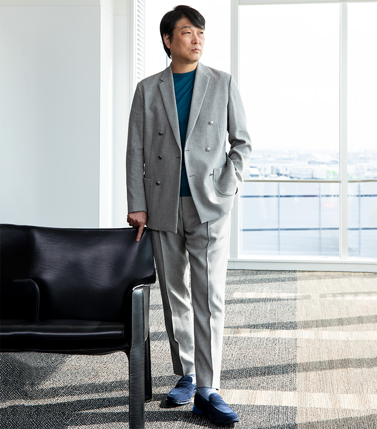 新・勝負服_アシックスジャパン 代表取締役社長 小林 淳二さん_スタイル3